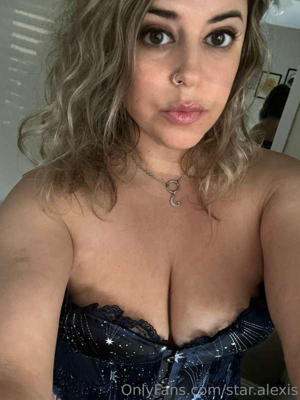 star.alexis image #1