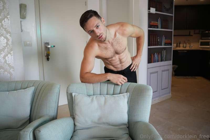 Dare to lose yourself right here? 😈🪑