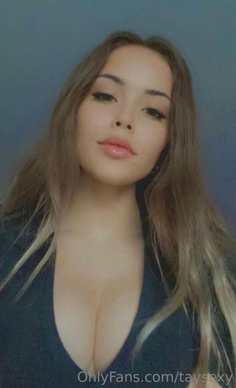 hey, my eyes are up here 😌💞