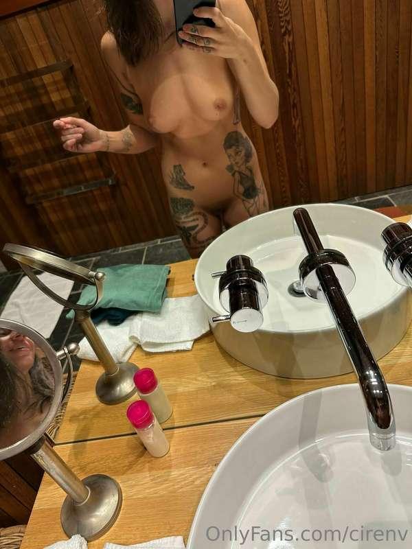 Naked mirror selfies because I can. 😏
