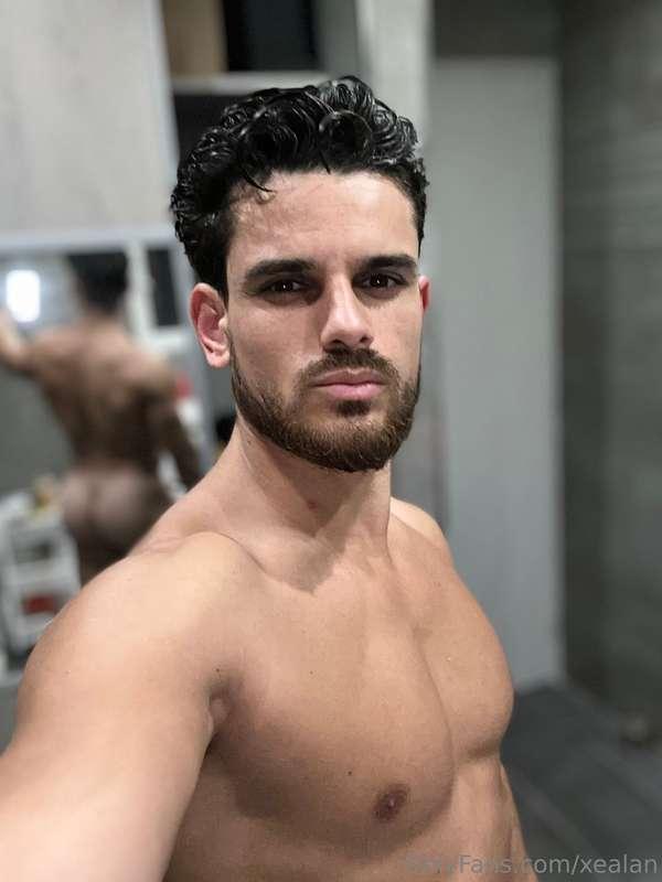 Petite photo que tu trouves sur ma storie IG ?  Ah non c’est..