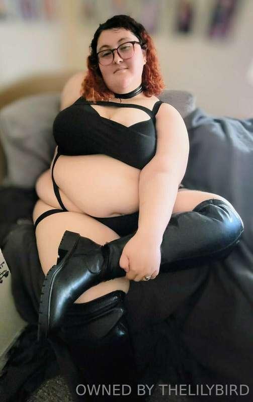 A Queen on her Throne 👑