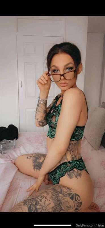 🛑 stop scrolling🛑 
Go sub my girl @inkeddoll if you love a i..