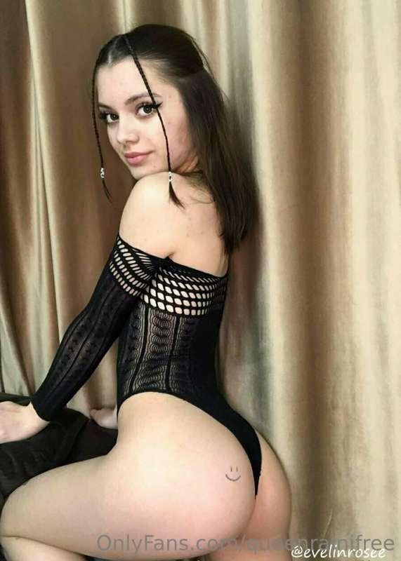 ## FREE @evelinrosee 😏🔥🅱️🅰️🅳  🅱️🅸🆃🅲🅷 🔥😏
 😈🔥 ****I'm a bad gi..