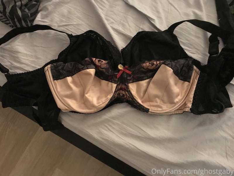 I found some old bra. They look a bit small compared to my n..