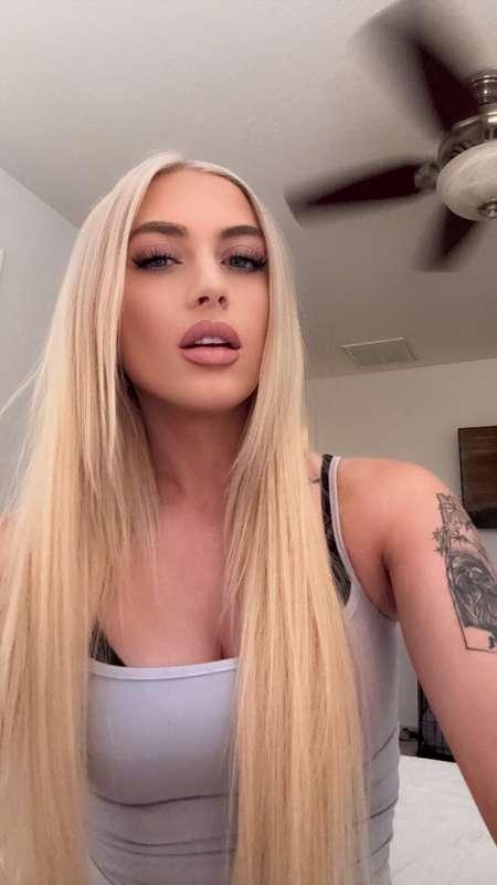 In case you wanted a peek of my pussy 🐱🤫