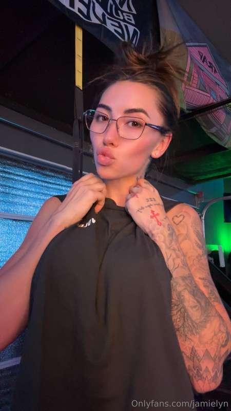 Check your DMs to see this top come off 😙