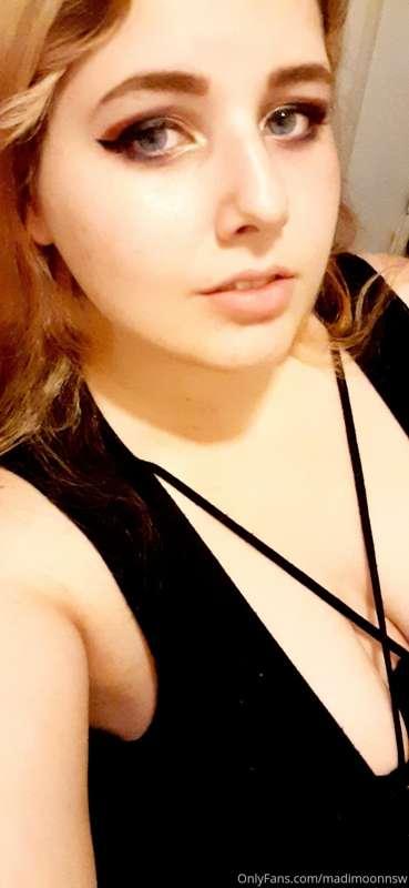 Put your dick in my mouth 😈
