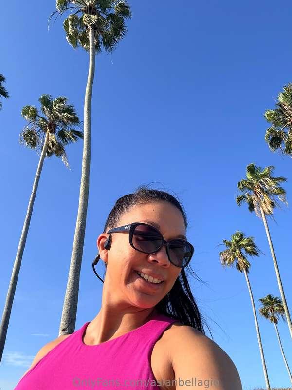 Good morning sunshine! It’s a beautiful day for a run. Go fo..