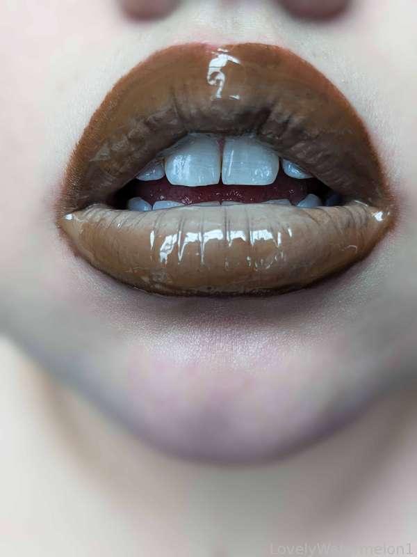 Who needs marshmallows when my lips are this sweet? 🤎 Come get your fill of hot cocoa kisses—warm, irresistible, and oh-so-creamy. ☕🍫 I'm sure they'd be the perfect treat for this cold weather. 

#FYP #LipstickFetish #Lipstick #Lips #LipGloss #MouthFetish #Mouth #Oral #Tongue #Tease #UpClose #Kisses #LovelyWatermelon1 #MoodyWatermelon1 #Makeup #MakeupFetish #Kisses #Girlfriend #Gentle #Soft #Girl #KissMarks #Christmas #Holidays #AdventCalendar #MerryKissmas