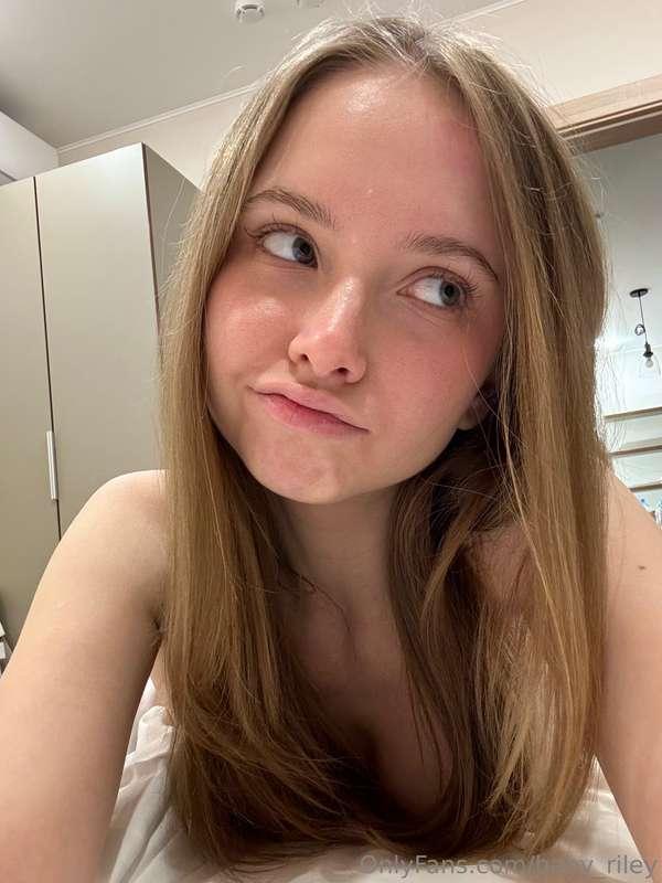 Will you keep me company this weekend?🥰😏