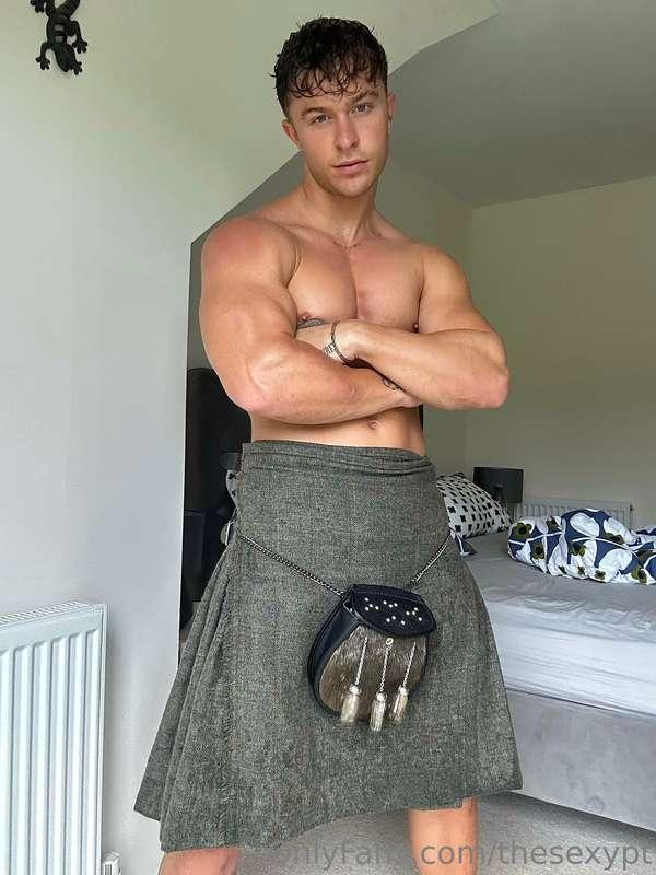 You know what they say about kilts? 😏🏴󠁧󠁢󠁳󠁣󠁴󠁿➡️  Video this w..