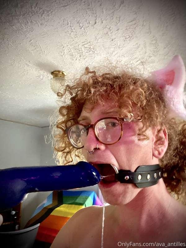 I desperately need someone to replace this dildo.... 🥵😭😻 I c..