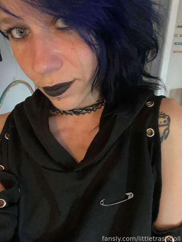 trashdoll image #0