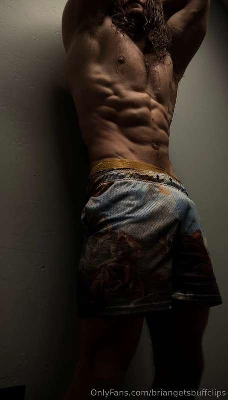 I get hornier when I get leaner 😈 I’m going to be posting mo..