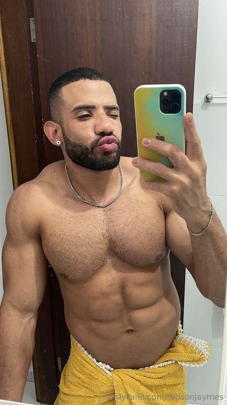 Pic of Instagram… slim or body muscular baby? 