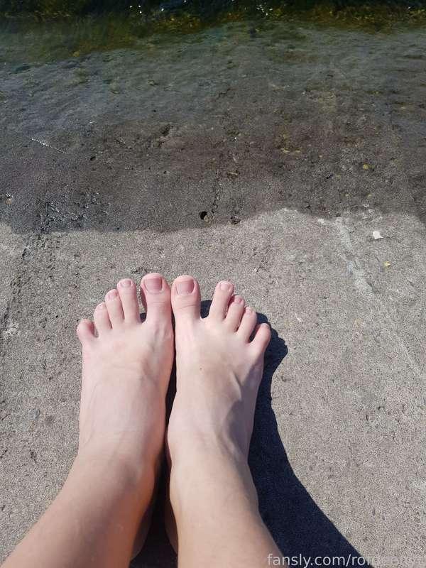 Foot Fetish for You!

#fyp
#rofdeenyt #sexy #fetish
#body #sexybody 
#feet #feetfetish #foot #footfetish #toes #toe #legs
#finger #fingers
#nails 
