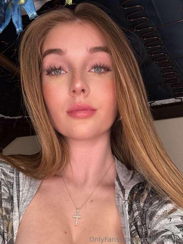 You can look, but you better flirt right.. 🤭