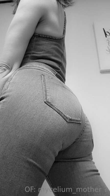 Bite my butt 🤍