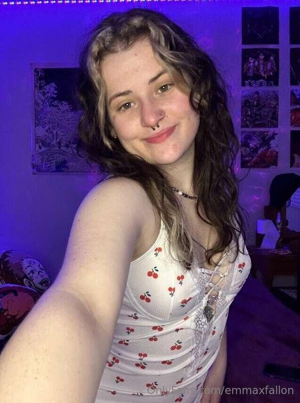 im in love with my new cherry top 🤭 i was wondering where i ..