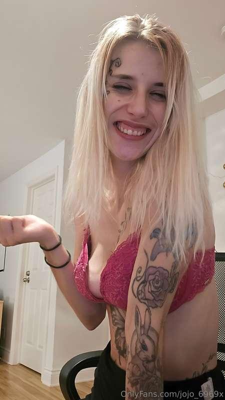 Unlock to see my boobies 😘