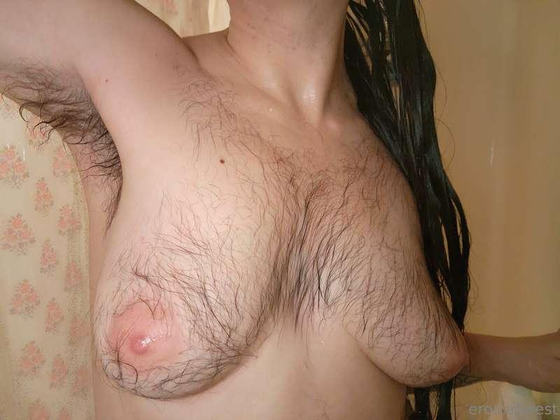 I love how my armpit hair fans out like this and looks soooo..