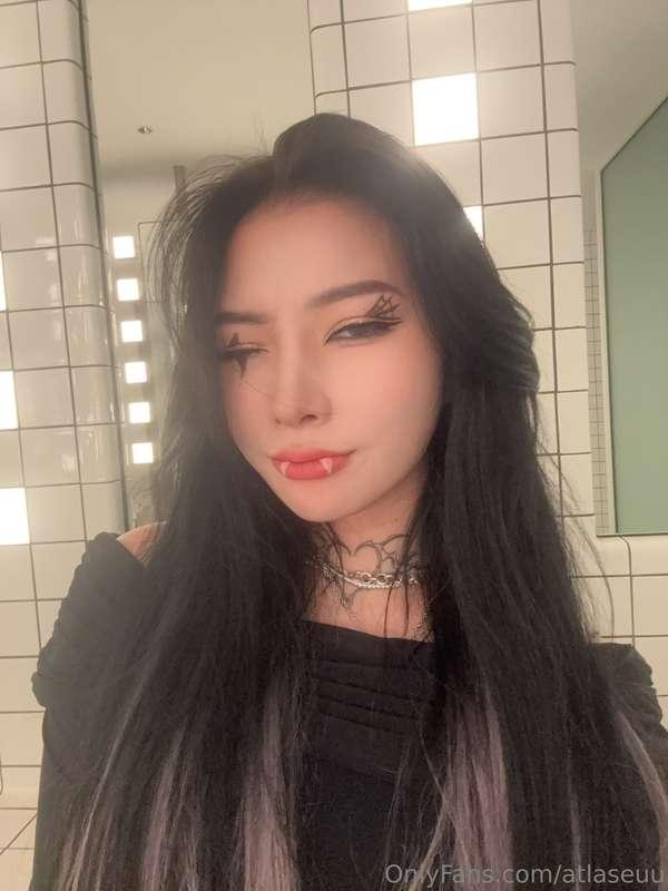 Boo 👻 It's me, if you miss me find me on my VIP page and I'l..