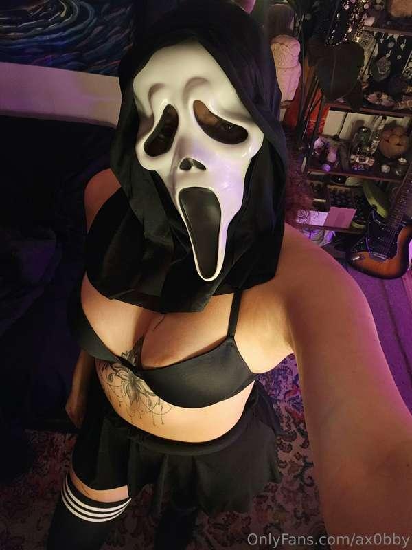 Scary or hot? 👀