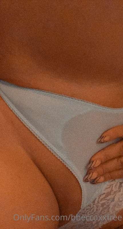 Want to see my pussy? 👅👅

https://onlyfans.com/bbeccaxx only..