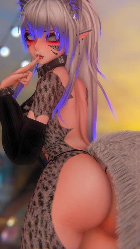 Oh sorry~ Is my cake too big and blocking your screen?~🍰🍑