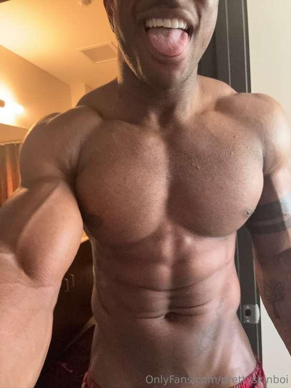 bored af… come distract me