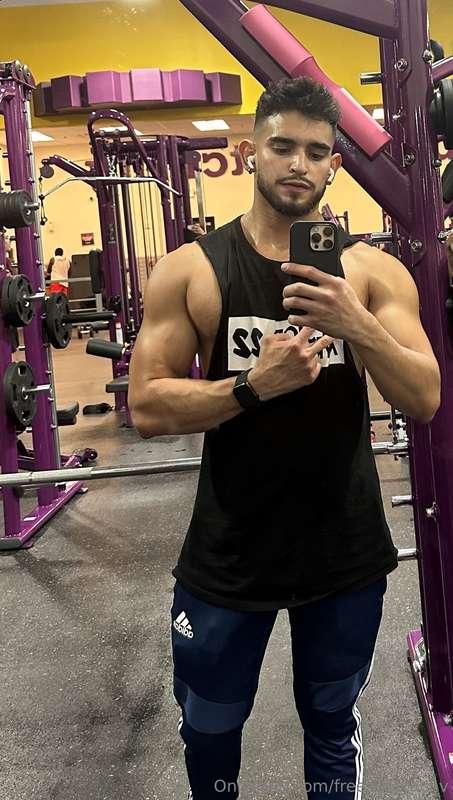 Just got done with chest day… should I share more?