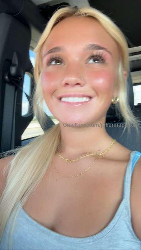 Start your day with a mouthful of me 💋