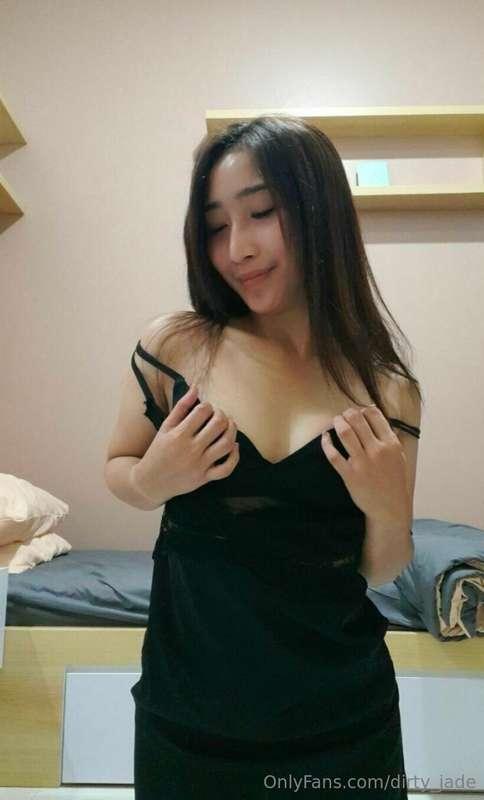 Hello 👋👋 I am @mayleebabe I'm very shy 😳😳 but naughty if you..