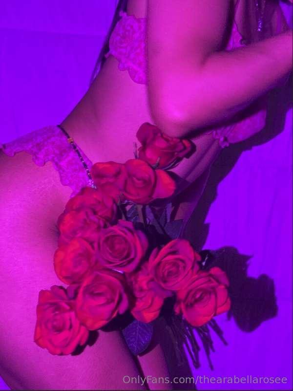 Would you like some rose petals? 🤭🥀