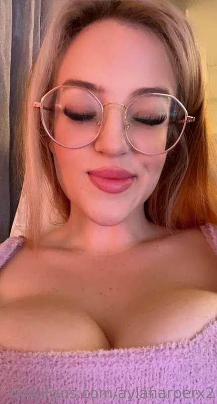 LAZY DAY TODAY home alone ALL DAY !!  msg me? 😈😈