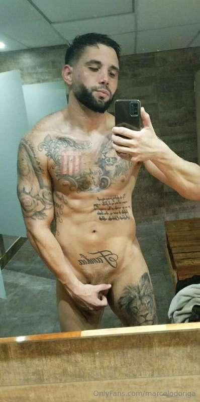 🔥𝐅𝐑𝐄𝐄 𝐒𝐔𝐁𝐒𝐂𝐑𝐈𝐏𝐓𝐈𝐎𝐍🔥

Hello! I am @leon991, a tattooed boy fr..