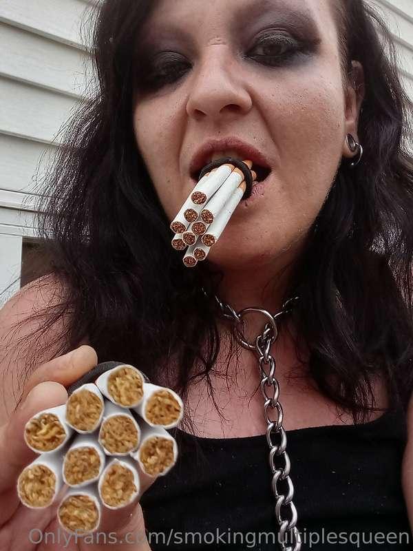 20 cigarettes in 5 minutes, a personal best 👑🏴‍☠️🎠🐈‍⬛🍻🦇🥵✌️🎃🖤..