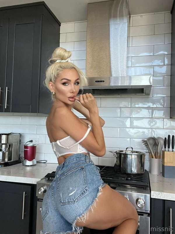 House wife material✨