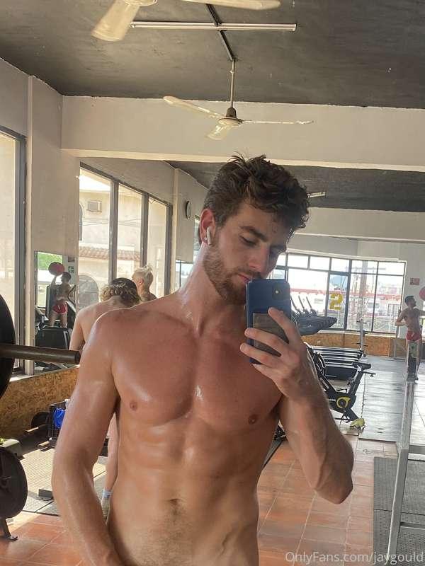 Post workout pump! Wanna see what else is pumping? Swipe rig..