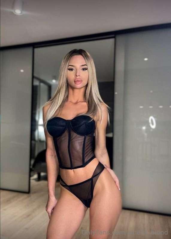 𝗙𝗥𝗘𝗘 𝗢𝗡𝗟𝗬 𝗡𝗢𝗪💞 @lizzza_queen 💞 Play with the dirty girl here..