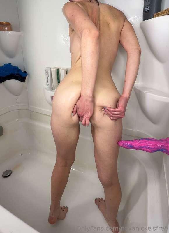 If I sent you bath nudes, would you jerk off to them every e..