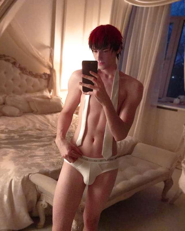 This month on my Patreon: Kagami Taiga (wedding outfit)