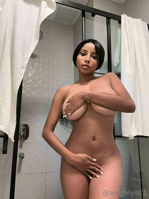 Te bañas conmigo mi amor? Escribeme y te hago un show 😈
