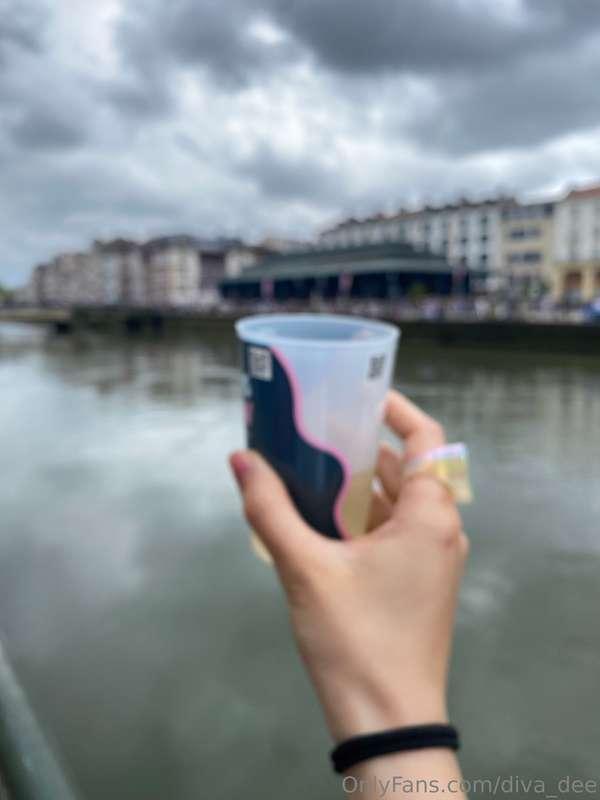 My life recently ❤️ Drinking unlimited wine, visiting food f..