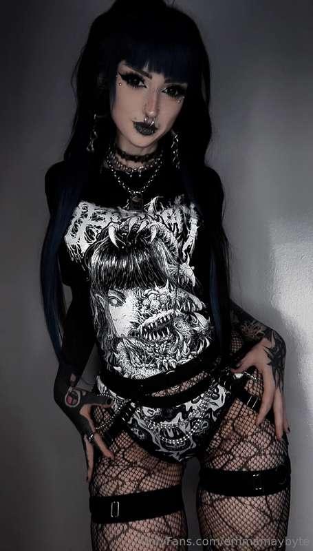 emmamaybyte image #2