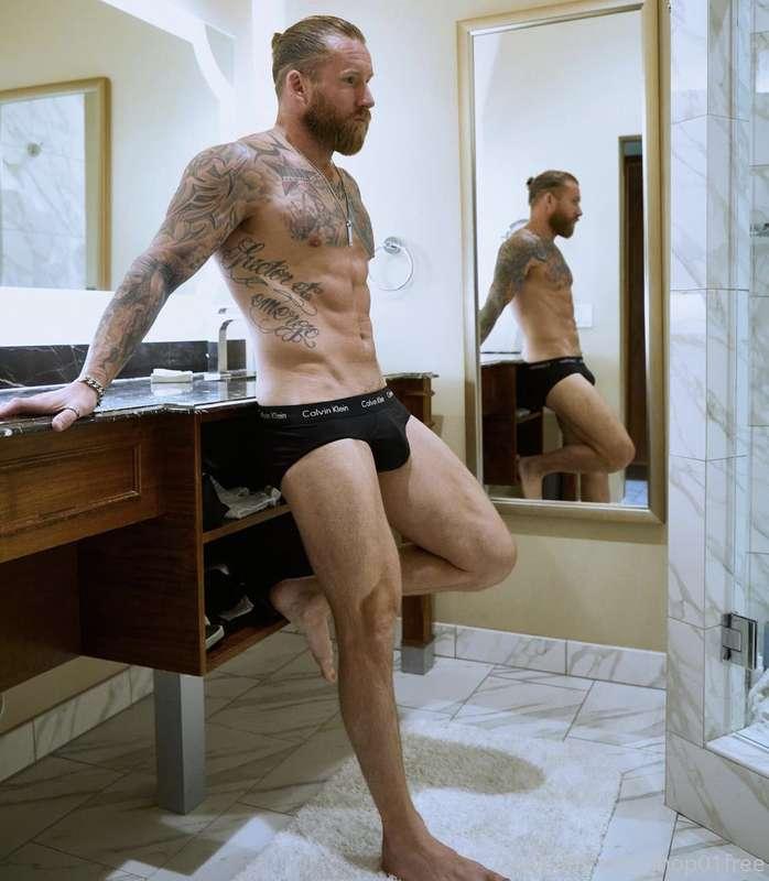 You gonna say hi or just keep staring?

30% off
@jhop01