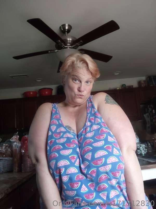 How do you like my tits 👿 in this night gown