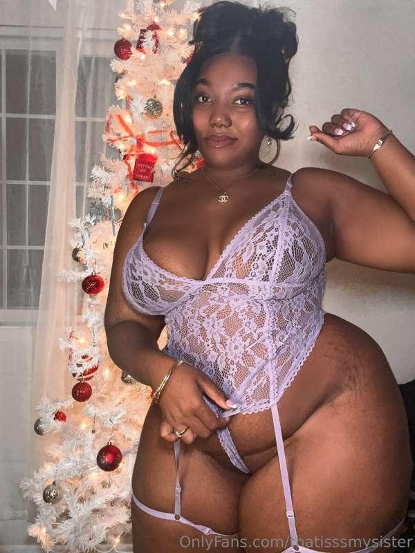 This bbw 🤎 pussy can warm you up better than any fireplace e..