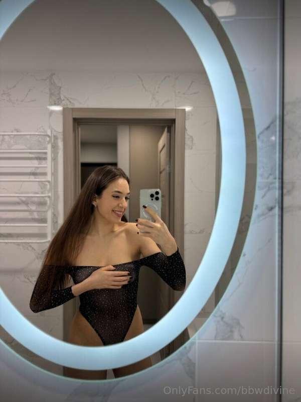 💥FREE SUBSCRIPTION💥
My horny  bestie 💦 @alinasweet 💦 she is ..